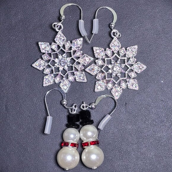 Set Of 4‎ Festive Christmas Earrings (NWOT) - Picture 3 of 5